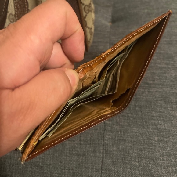 Vintage Celine Kisslock wallet - Picture 12 of 12